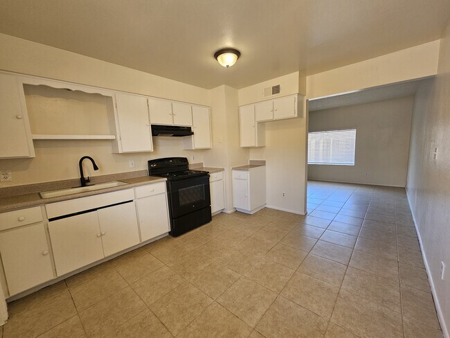 2222 E Broadway Rd Mesa, AZ 85204 photo 3