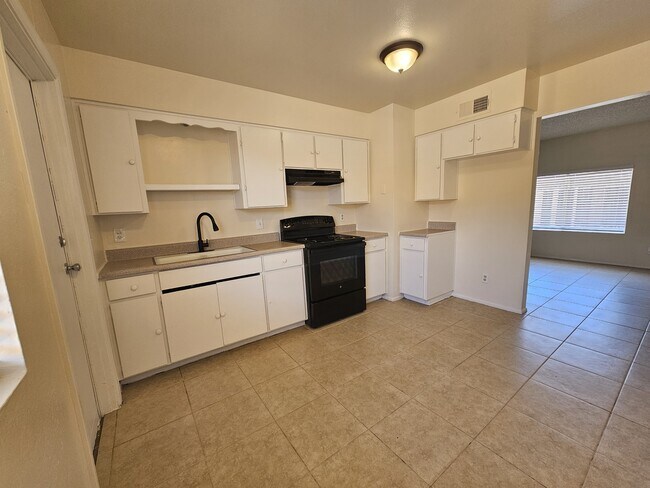 2222 E Broadway Rd Mesa, AZ 85204 photo 2