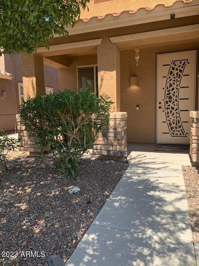 16346 N 73rd Ln Peoria, AZ 85382 photo 3