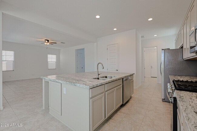 7671 W Smoketree Dr Peoria, AZ 85383 photo 4