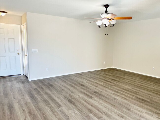22639 W Mohave St Buckeye, AZ 85326 photo 3