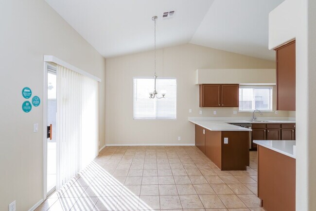 6417 N 81st Dr Glendale, AZ 85303 photo 4