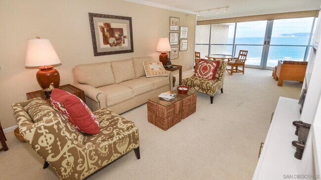 1750 Avenida del Mundo Coronado, CA 92118 photo 2