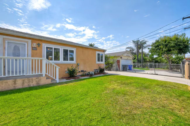 122 Johnston Ln San Marcos, CA 92069 photo 3
