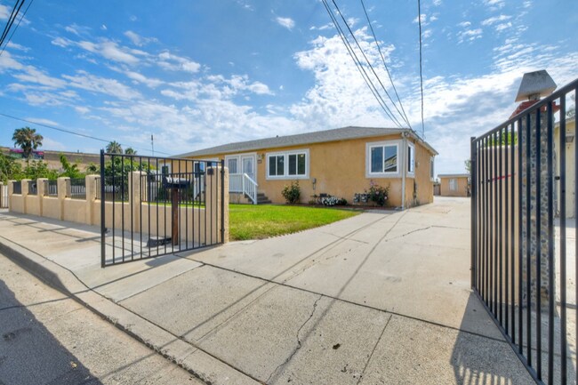 122 Johnston Ln San Marcos, CA 92069