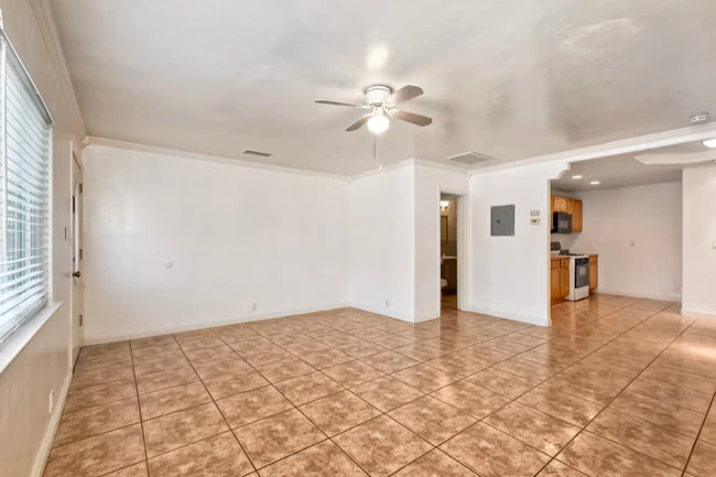 122 Johnston Ln San Marcos, CA 92069 photo 5