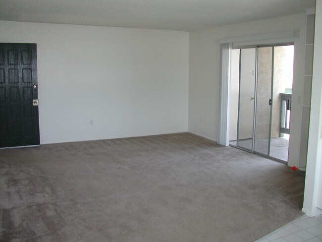 Mira Monte Apartments photo 3