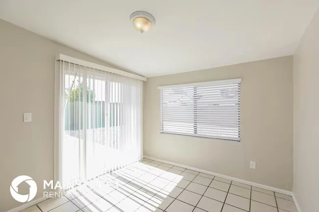 231 E Jacaranda St Mesa, AZ 85201 photo 5