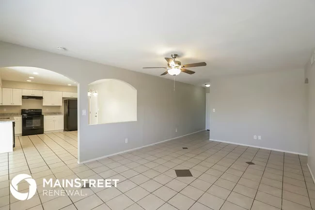 231 E Jacaranda St Mesa, AZ 85201 photo 4