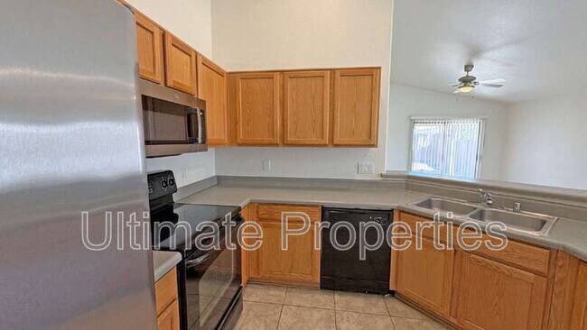 13836 W Lundberg St Surprise, AZ 85374 photo 5