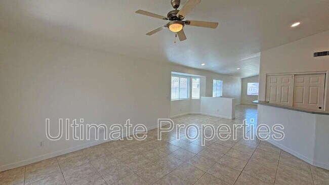 13836 W Lundberg St Surprise, AZ 85374 photo 2