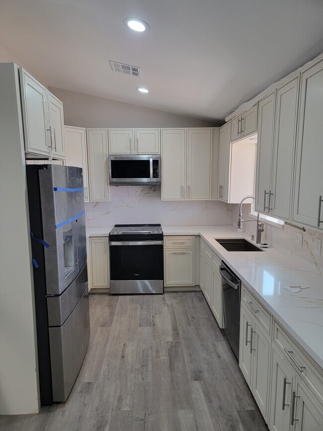33202 W Ardmore Rd Tonopah, AZ 85354 photo 3