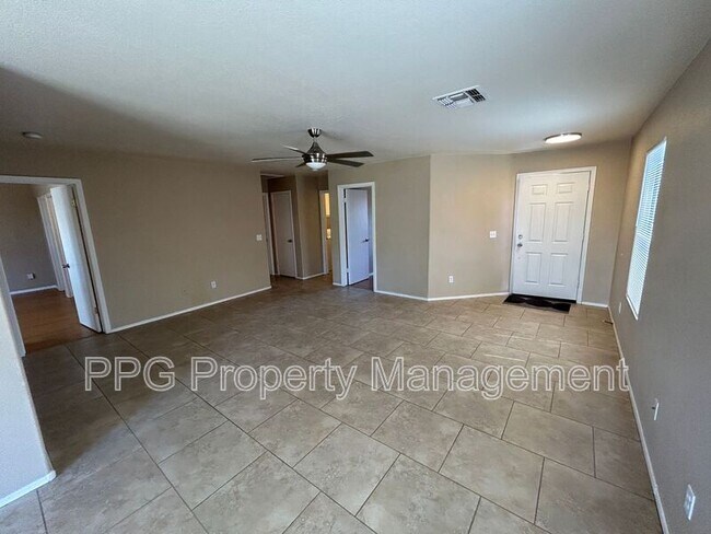 13438 W Young St Surprise, AZ 85374 photo 5