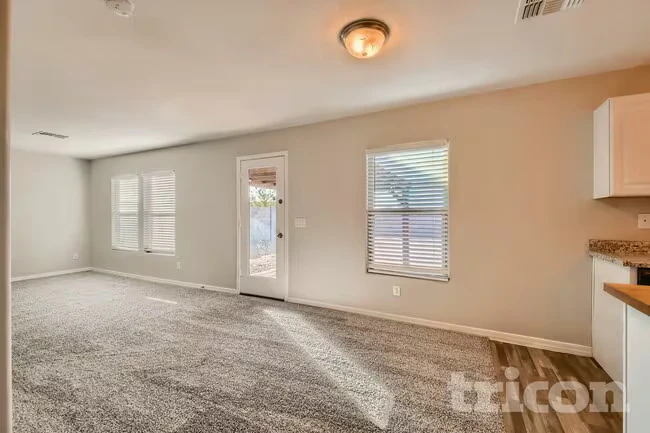 227 W Watson Ct Casa Grande, AZ 85122 photo 4