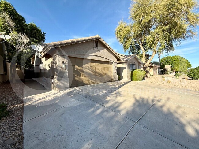 444 E Baylor Ln Gilbert, AZ 85296 photo 2