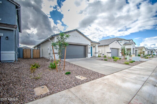1749 W Stealth Ave Apache Junction, AZ 85120 photo 4