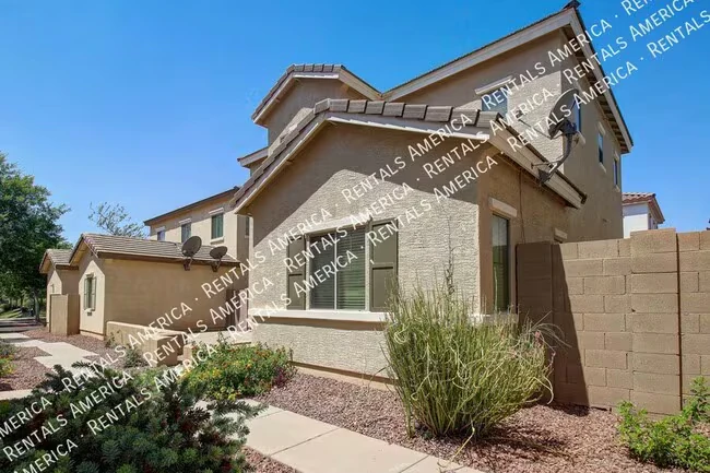 4692 E Laurel Ave photo 3