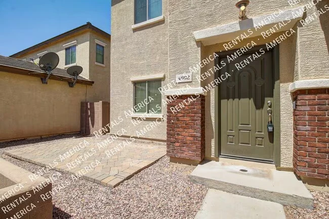 4692 E Laurel Ave photo 5