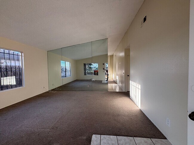 6354 Varney Dr San Diego, CA 92114 photo 5