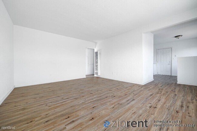 2085 Franklin Ave San Diego, CA 92113 photo 3