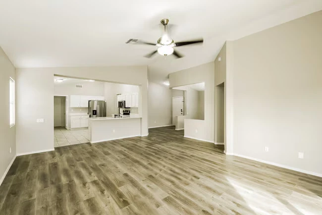 19819 N 34th Pl Phoenix, AZ 85050 photo 4