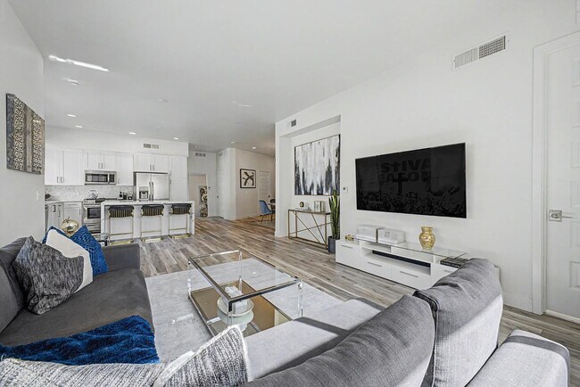 7300 E Earll Dr Scottsdale, AZ 85251 photo 4