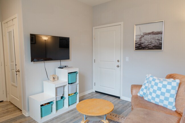 505 Lark Wy Imperial Beach, CA 91932 photo 4