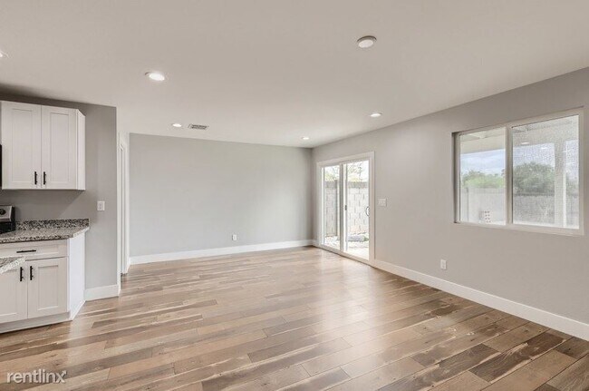 4665 S 38th Ln Phoenix, AZ 85041 photo 4