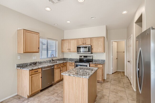 3543 W Steinbeck Ct Anthem, AZ 85086 photo 5