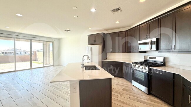 5324 S 24th Ln Phoenix, AZ 85041 photo 3
