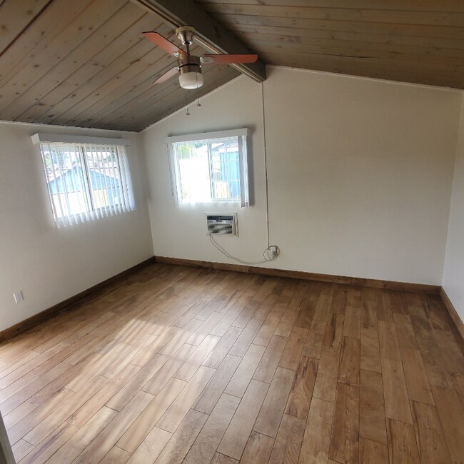 4264 Mentone St San Diego, CA 92107 photo 5