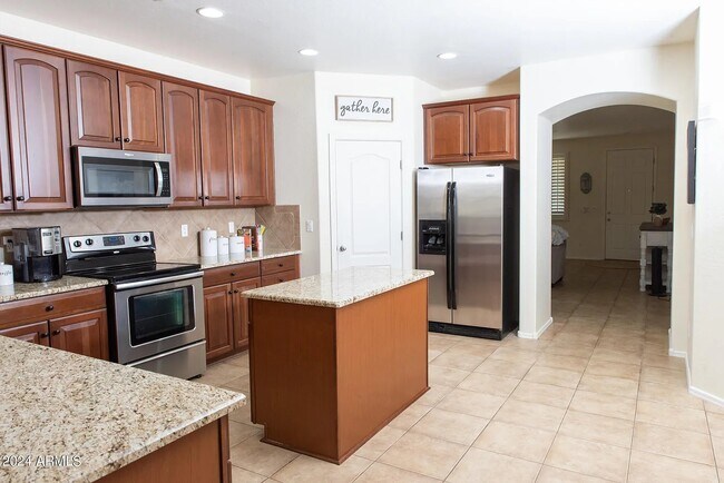 9279 W Mine Trail Peoria, AZ 85383 photo 3