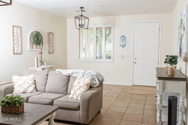 9279 W Mine Trail Peoria, AZ 85383 photo 5