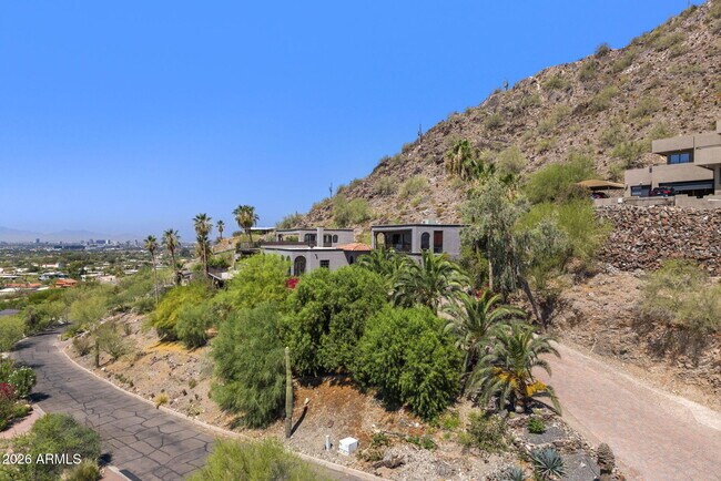 6900 N Highlands Dr Paradise Valley, AZ 85253 photo 3