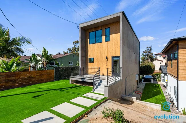 2206 Pentuckett Ave San Diego, CA 92104 photo 2
