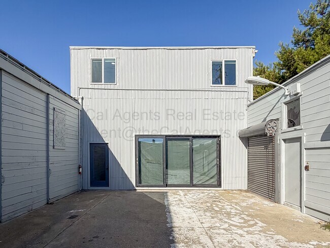 1100 6th Ave Oakland, CA 94606