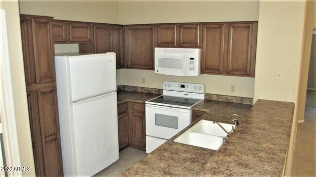 2471 W Hemlock Way Chandler, AZ 85248 photo 2