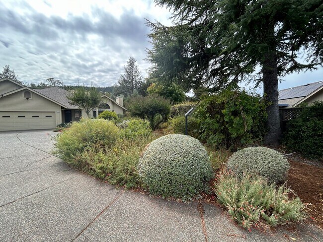8280 Oakmont Dr photo 4