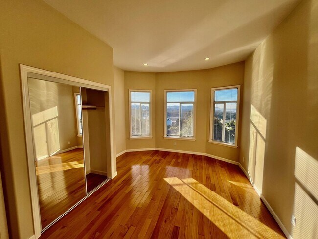 7829 Geary Blvd San Francisco, CA 94121 photo 5