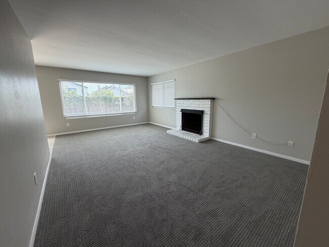 13780 Nogales Dr Del Mar, CA 92014 photo 3