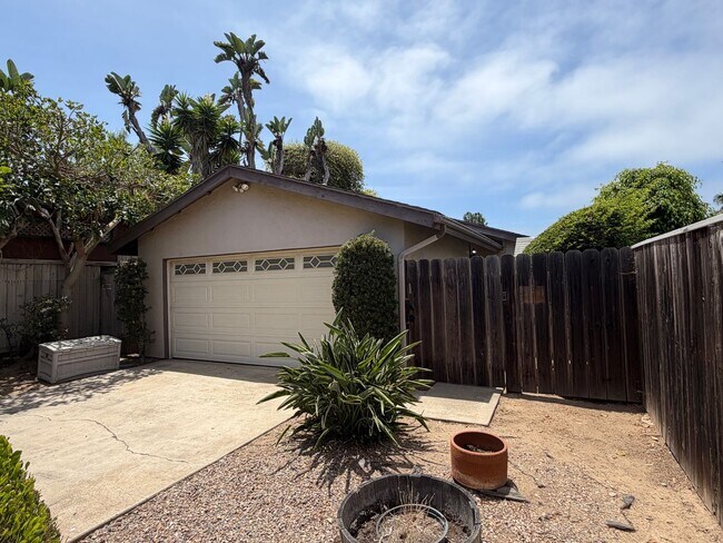 13780 Nogales Dr Del Mar, CA 92014