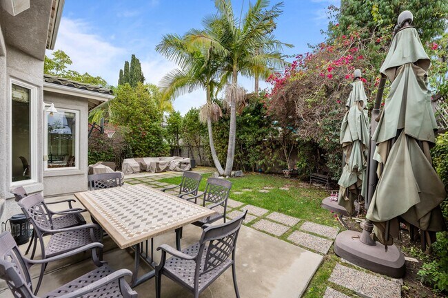 6233 Rose St San Diego, CA 92115 photo 2