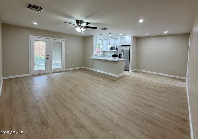 2532 E Bluefield Ave photo 5