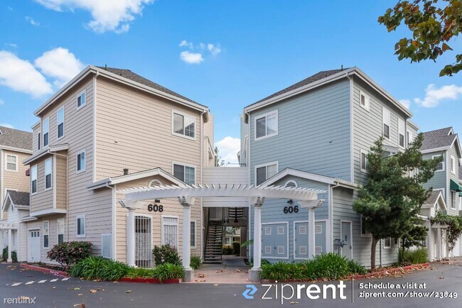 606 Arcadia Ter Unit 103 photo 2