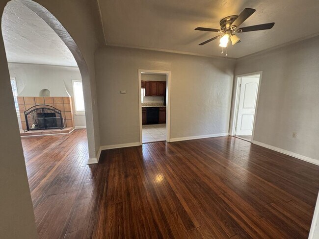 4926 Baltimore Dr La Mesa, CA 91942 photo 4