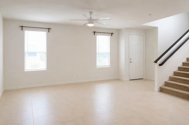 1062 Sea Glass Wy San Diego, CA 92154 photo 2