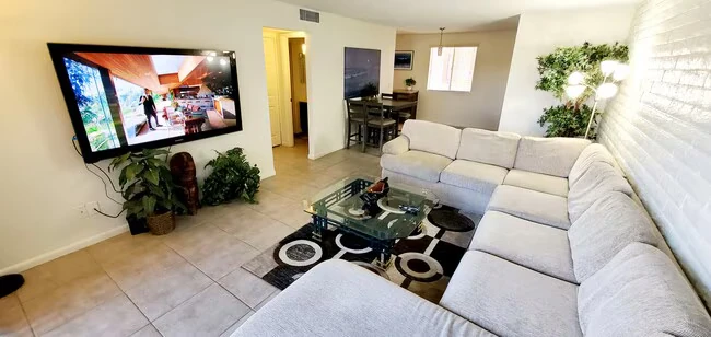 4354 N 82nd St Scottsdale, AZ 85251 photo 2