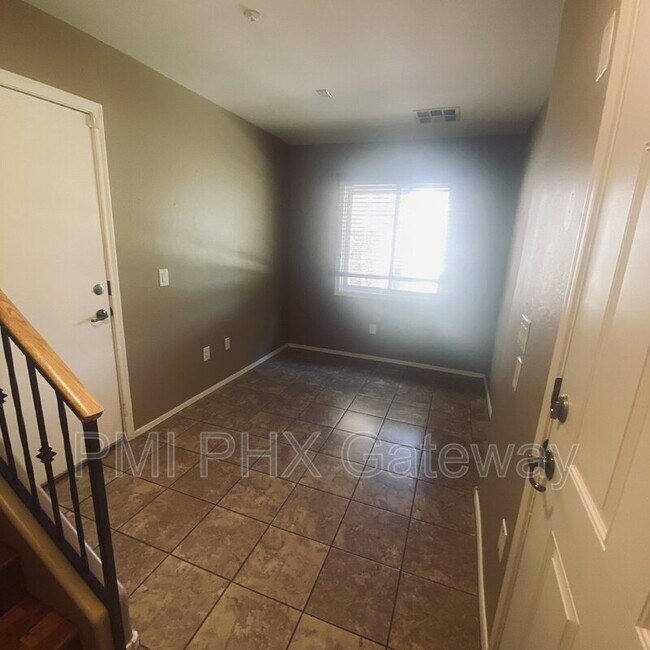 1313 S Sabino Dr Gilbert, AZ 85296 photo 4