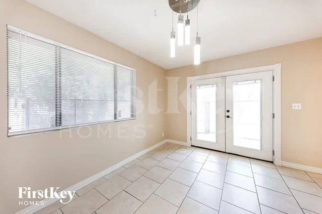 9044 N 52nd Dr Glendale, AZ 85302 photo 4