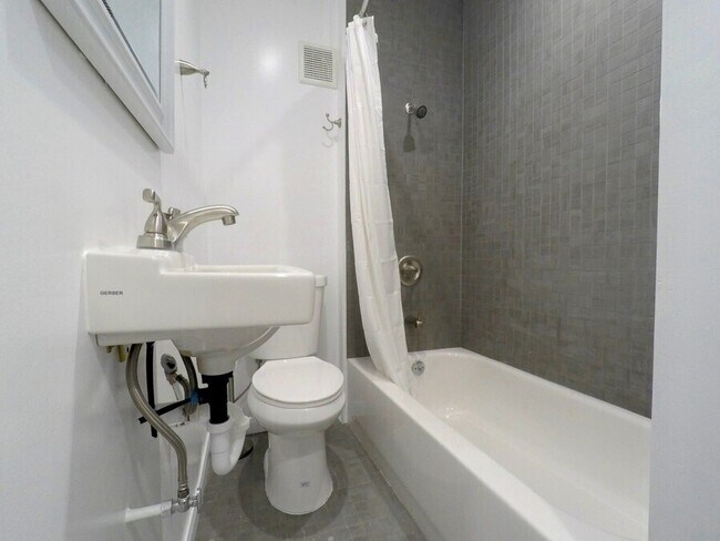 518 7th St Oakland, CA 94607 photo 4